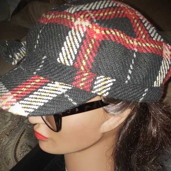 Cute plaid hat with a bow - Picture 8 of 12